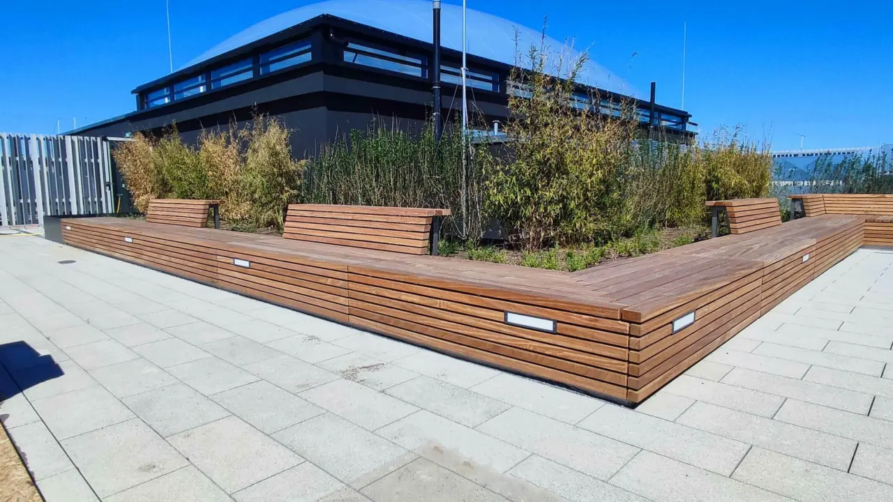Berlin  Grasblau 10 Bankauflage Parkbank Außenbereich Sondermodell Grijsen Stadtmobiliar