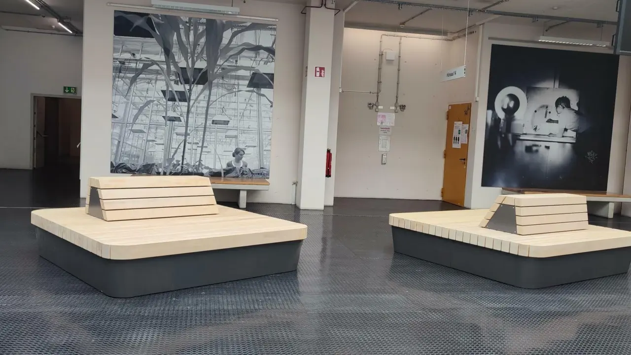 13 Universität Bielefeld Plane Solid Sonderanfertigung Liegepodest Grijsen Stadtmobiliar