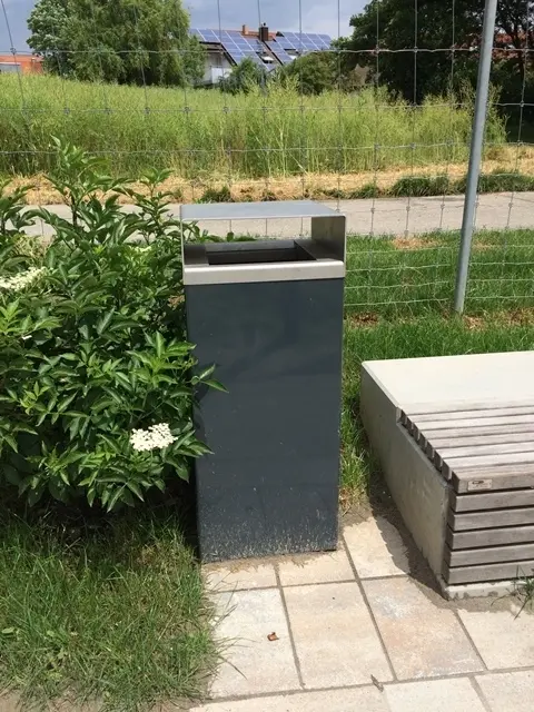 Bietigheim Bissingen Lounge Mülleimer Außenbereich Serie Quadrat 2 Grijsen Stadtmobiliar