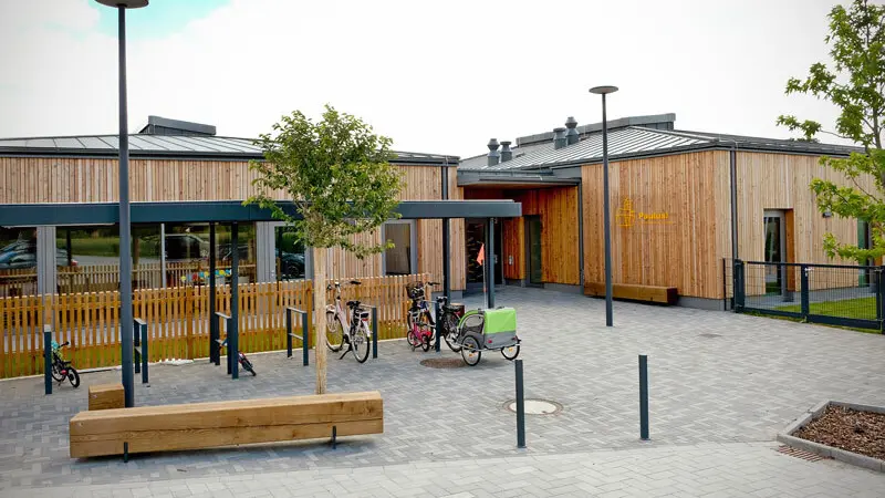 Kita St Paulus Burgdorf Parkbank Pure Douglasie Grijsen Stadtmobiliar