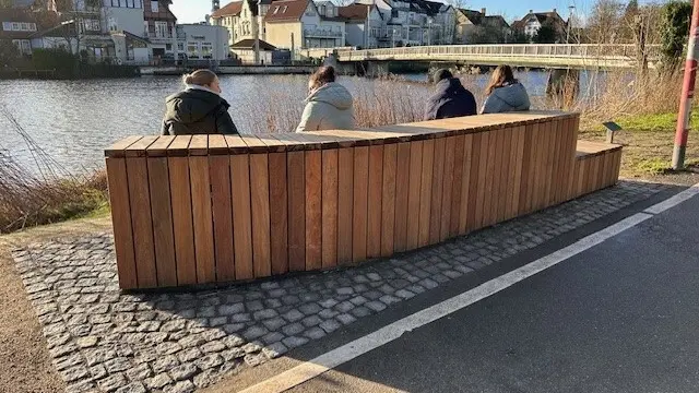 Celle Dammaschwiese Sitzbänke Sondermodelle 25 2 Treppenbank Stufenbank Holztribüne Grijsen Stadtmobiliar