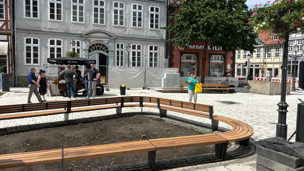 Parkbank Celle Markt 5 Grijsen Stadtmobiliar