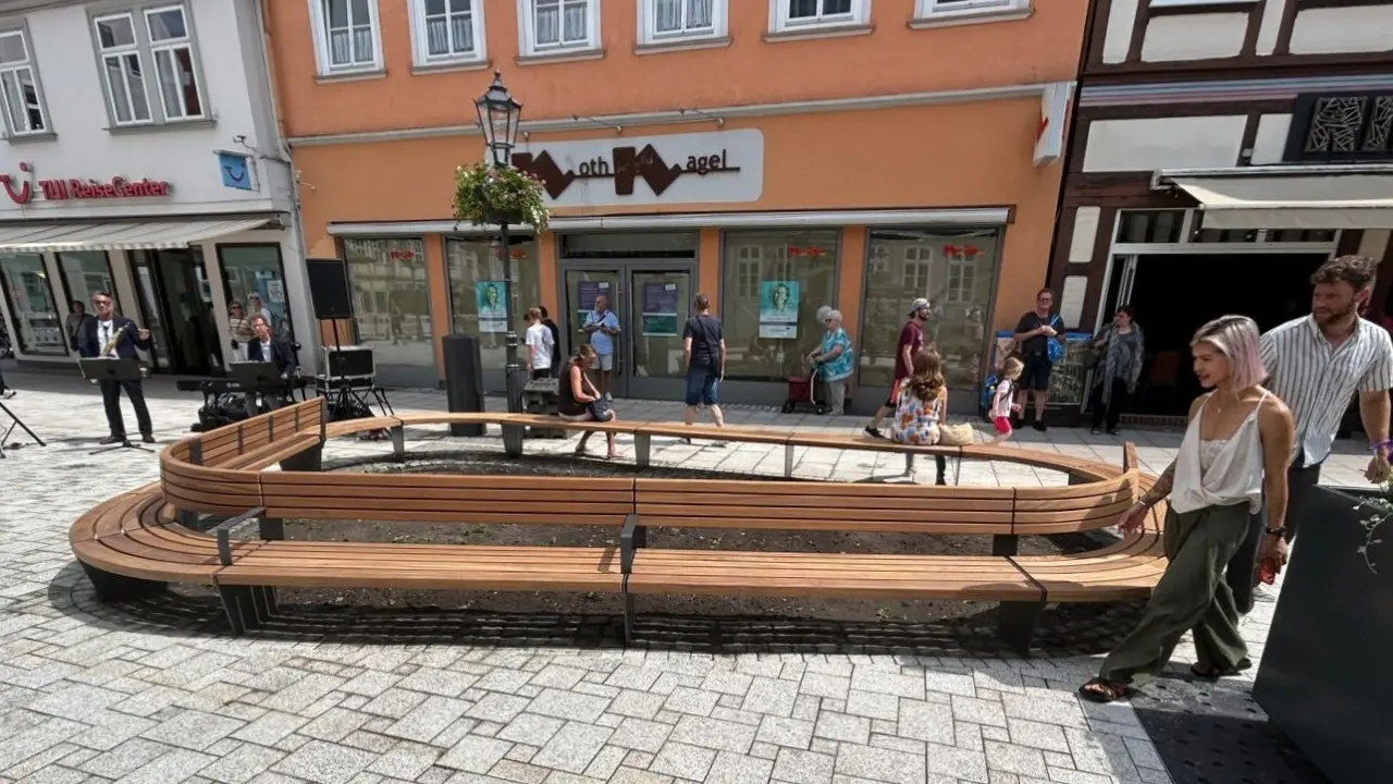 Parkbank Celle Markt 6 Grijsen Stadtmobiliar
