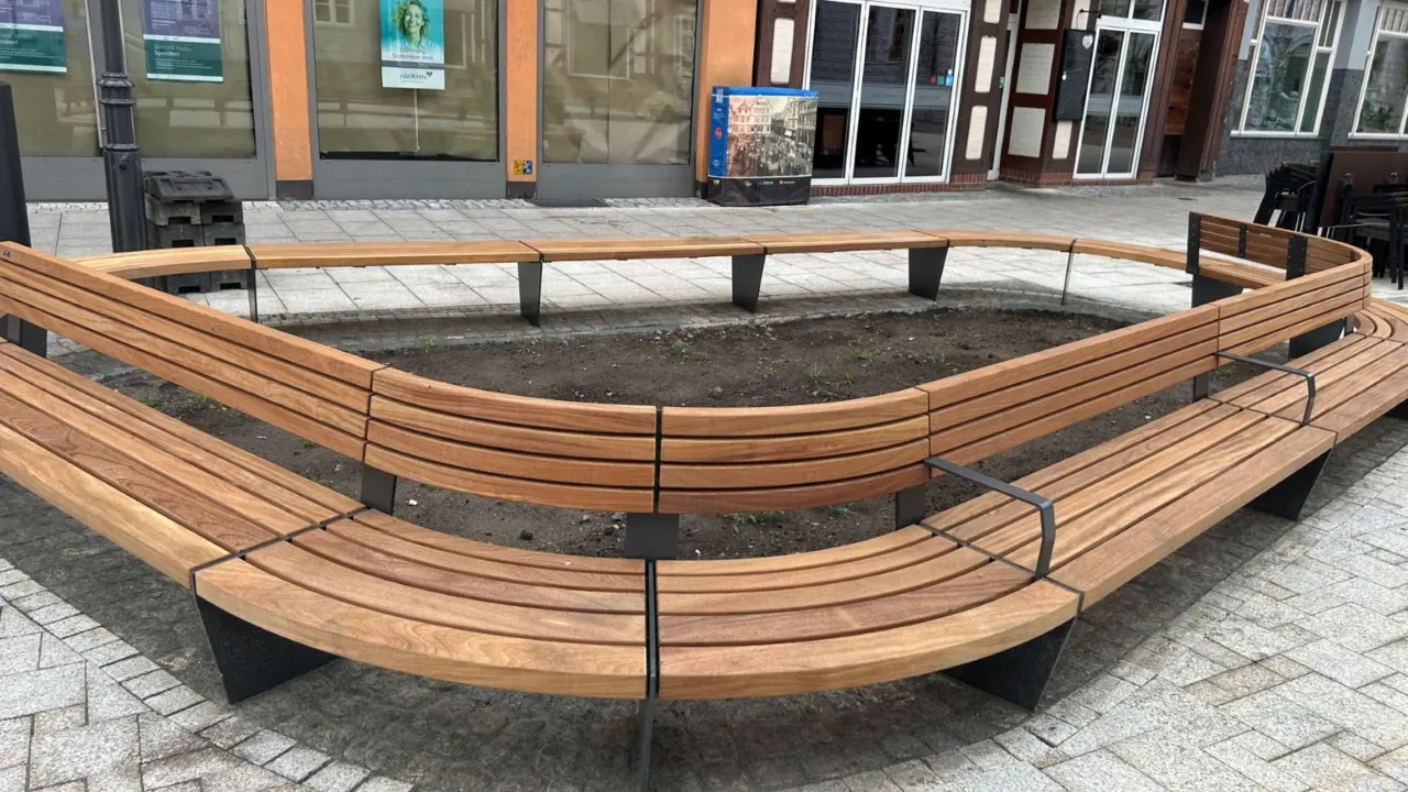 Celle Markt Bänke Maßanfertigung Grijsen Stadtmobiliar 29
