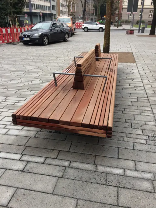 Duesseldorf Koe-Bogen Doppelbank Sondermodell Martin Luther Platz 18 Grijsen Stadtmibiliar