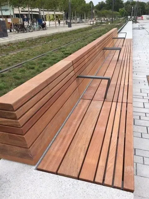 Düsseldorf Gustav Grüngens Platz Montage Grijsen