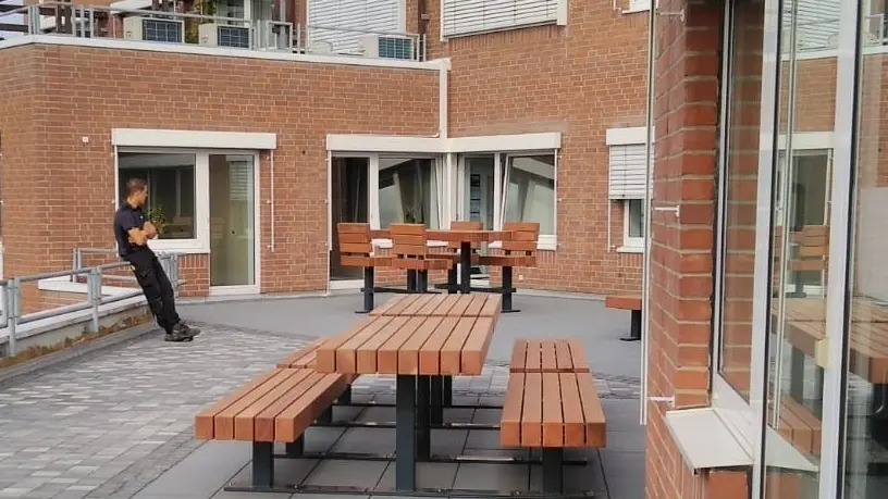 Erftstadt Dakterras Ingenieursbureau Plane Stammtisch picknicksets Maßanfertigung 7 Grijsen Stadtmobiliar