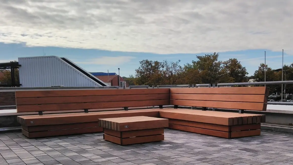 Erftstadt Dakterras Ingenieursbureau Plane Stammtisch picknicksets Maßanfertigung 9 Dachgarten Grijsen Stadtmobiliar