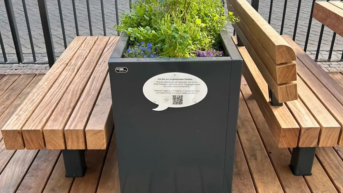 Geldern Parklet Grijsen Mai 3