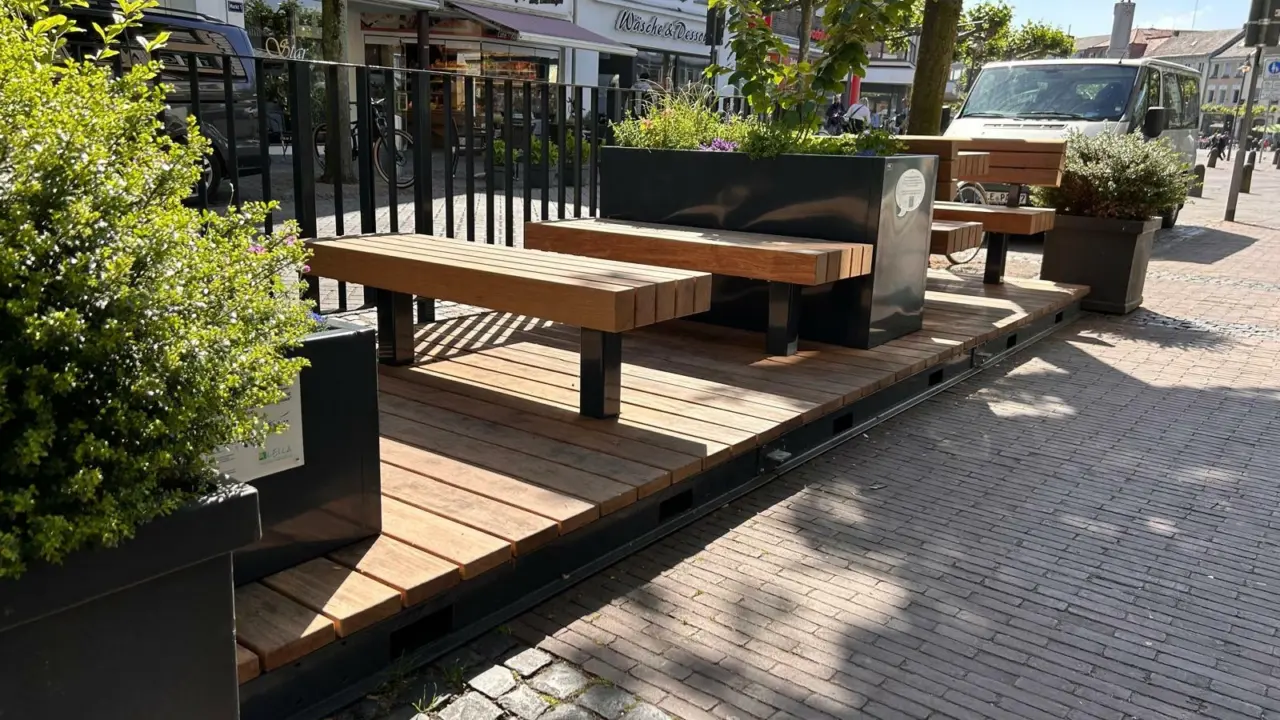 Geldern Parklet Grijsen Mai 11 1