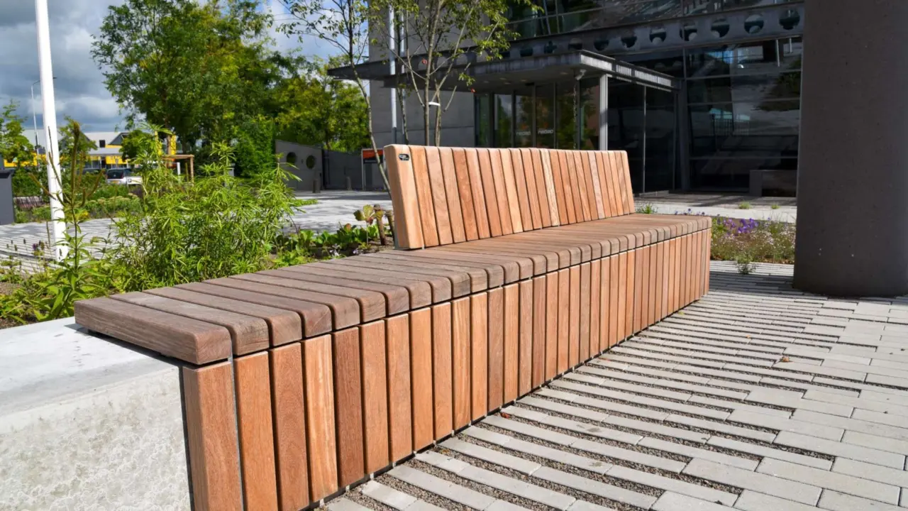 Groenlo Nedap 53 Sonderanfertigung Bankauflagen Holzauflage Grijsen Stadtmobiliar