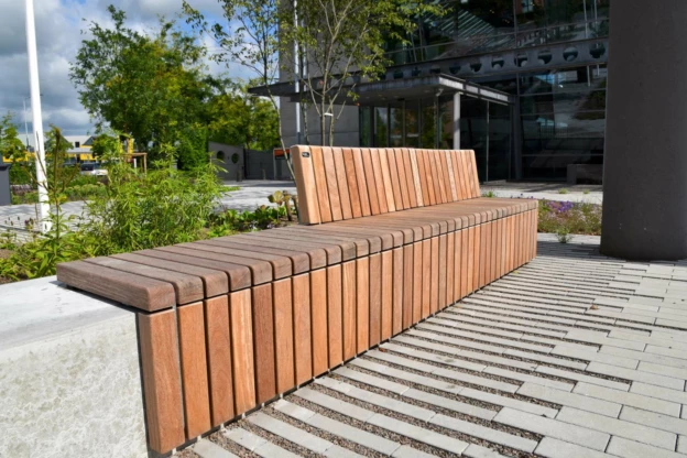Groenlo Nedap 53 Sonderanfertigung Bankauflagen Holzauflage Grijsen Stadtmobiliar