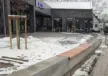 Hannover Aldi Einkaufscentrum Grid Elelemente Betonfertigteil mit Holzauflage 2 Grijsen Stadtmobiliar