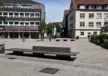 Parkbank Plane Doppelsitz mit Rückenlehne und Antiskaterschutz Grijsen Stadtmobiliar Hildesheim 3