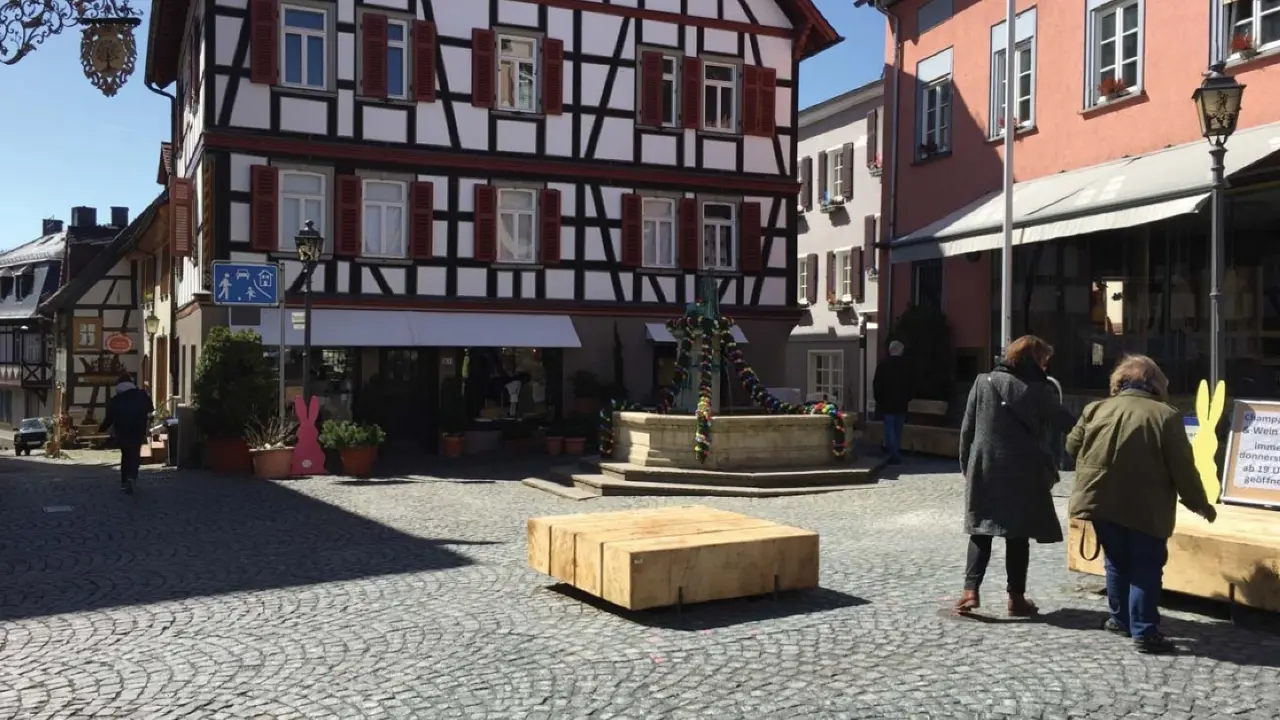Kronberg im Taunus - Schirnplatz - Pure buitenbanken van Douglas 6