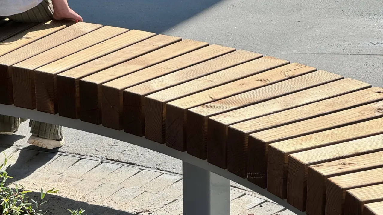 Köln Kalk Baumbank Plane Bildungscampus Detail Grijsen Stadtmobiliar