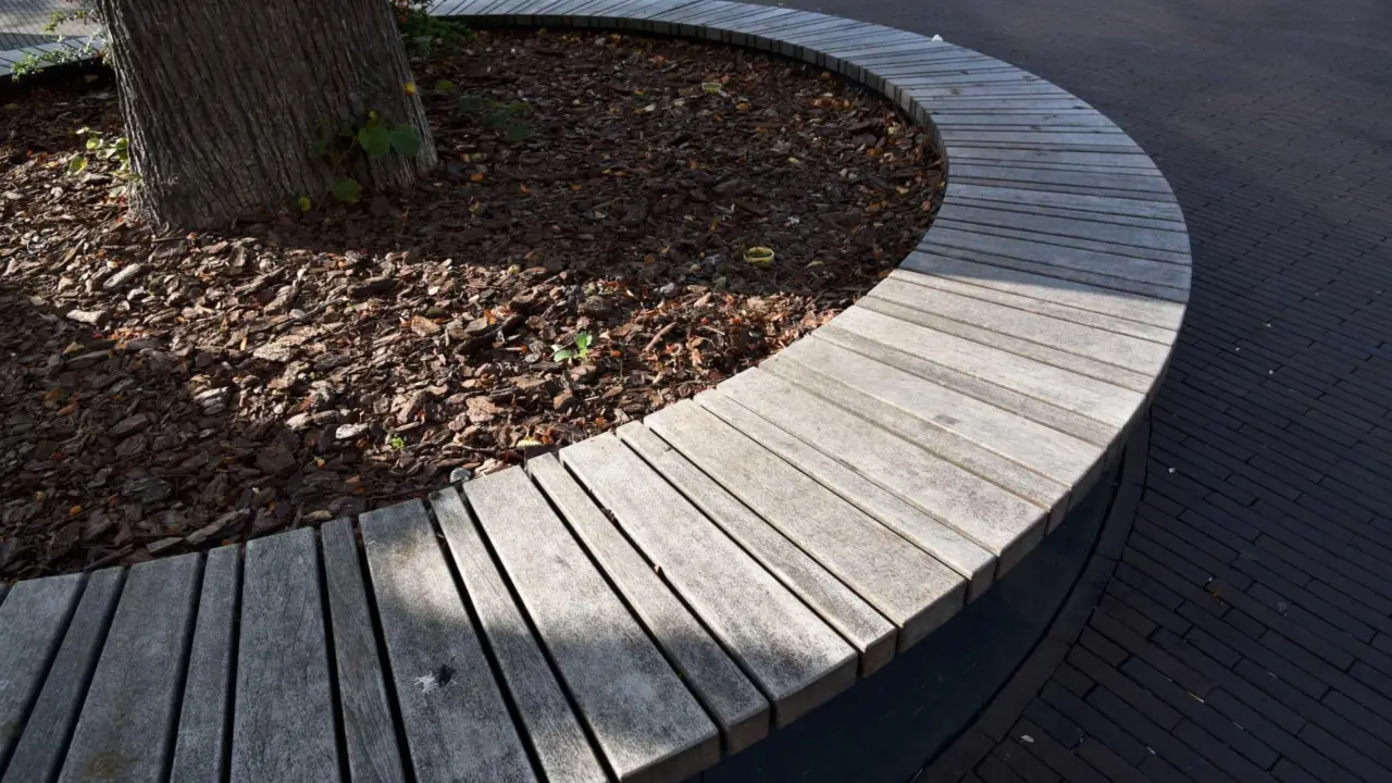 Leer Boombanken van staal en hout Grijsen Park Straatdesign straatmeubilair 12