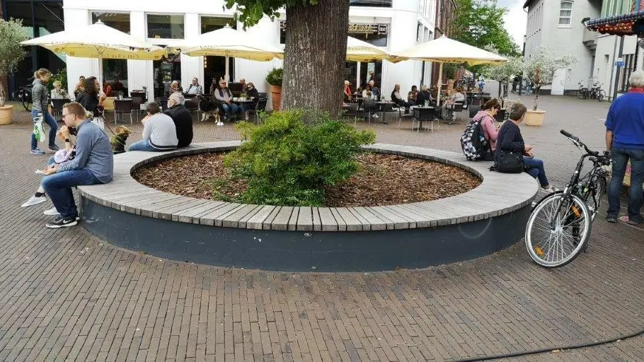 Leer Boombanken van staal en hout 3