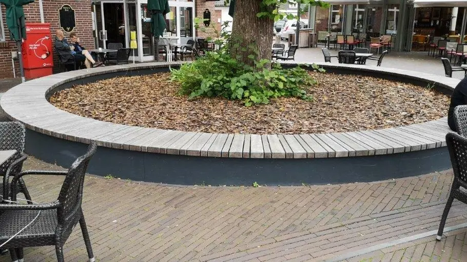 Leer Boombanken van staal en hout 9