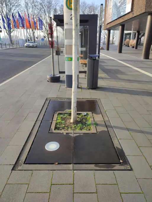 Messe Düsseldorf Baumscheiben Constructo Grijsen Grijsen Stadtmobiliar