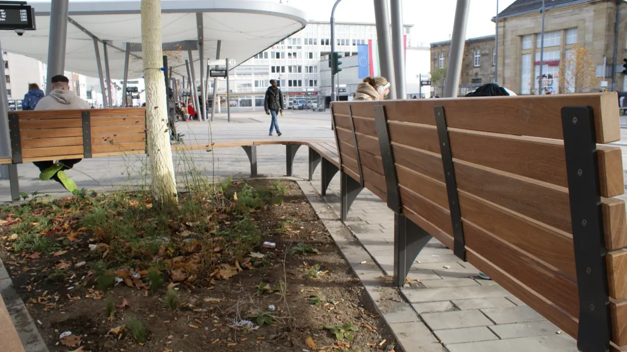 Mönchengladbach Hauptbahnhof Bankanlagen 14 Parkbank Grijsen Stadtmobiliar