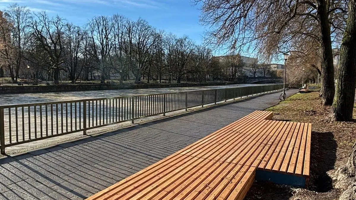 München Isarufer Bänke 6