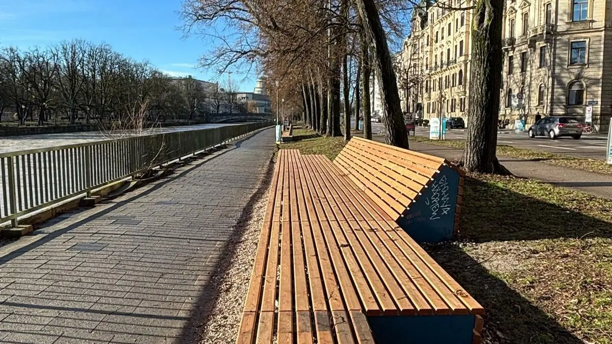 München Isarufer Bänke 8