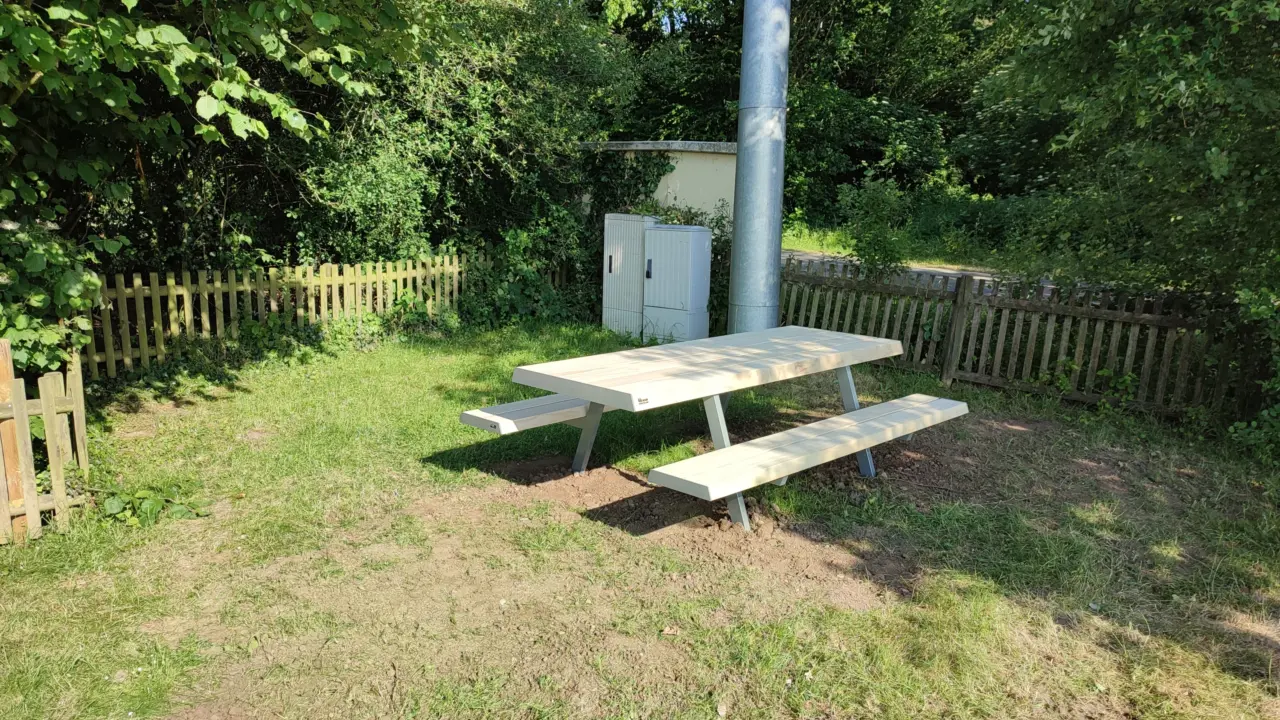 Aulendorf Spielplatz Picknickset 2 Grijsen Stadtmobiliar