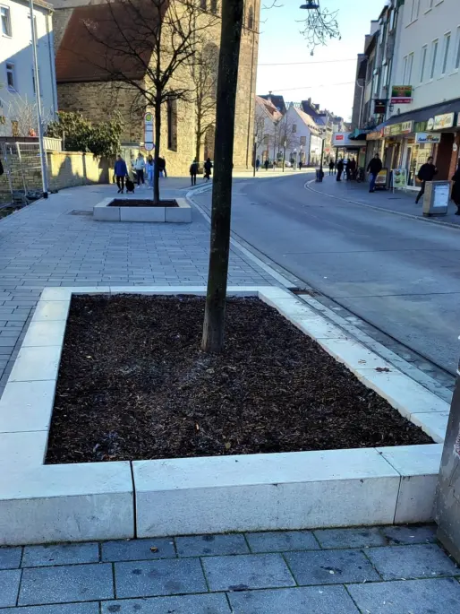 Osnabrück Johannisstr vorher 1 Parkbank Grijsen Stadtmobiliar