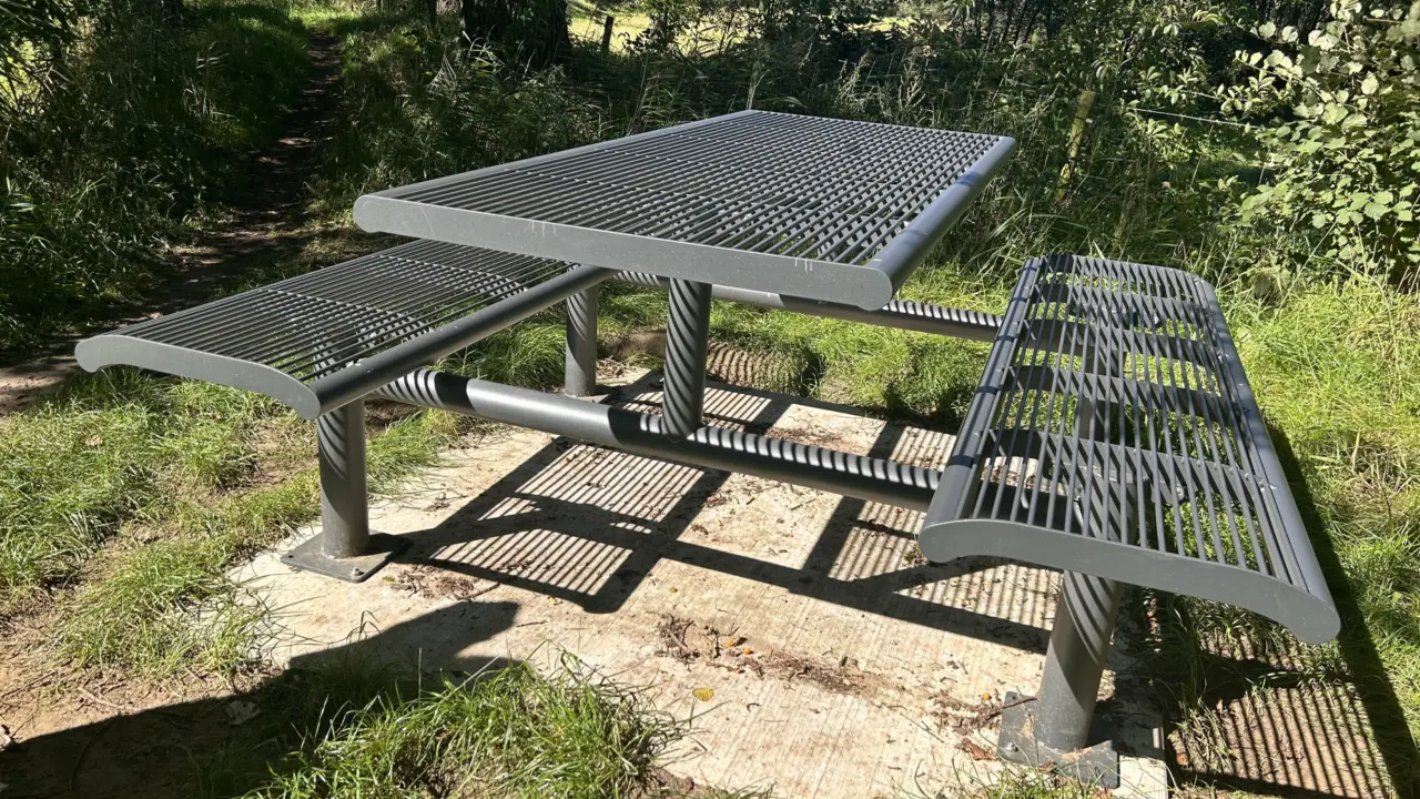 Südlohn Picknickset Cruzado Stahl 14 Stahlbank Grijsen Stadtmobiliar