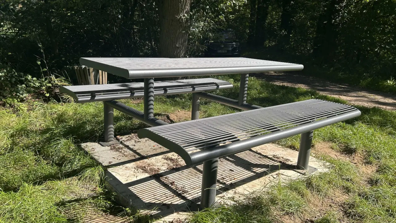 Südlohn Picknickset Cruzado Stahl 10 Stahlbank Grijsen Stadtmobiliar