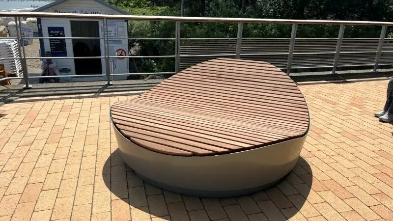 Timmendorfer Strand Podeste und Drehliegen Grijsen Stadtmobliar