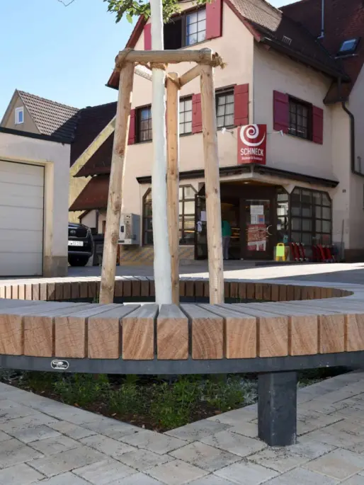 Tübingen Hagelloch Baumbank Plane 31 Rundbank Grijsen Stadtmobiliar