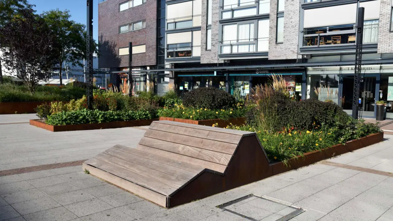 Alblasserdam Raadhuisplein Maatwerk Cortenstaal 52