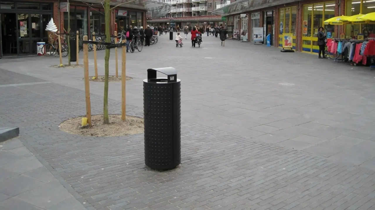 Europaboulevard in Alkmaar - Constructo 70 afvalbak voor de openbare ruimte 2