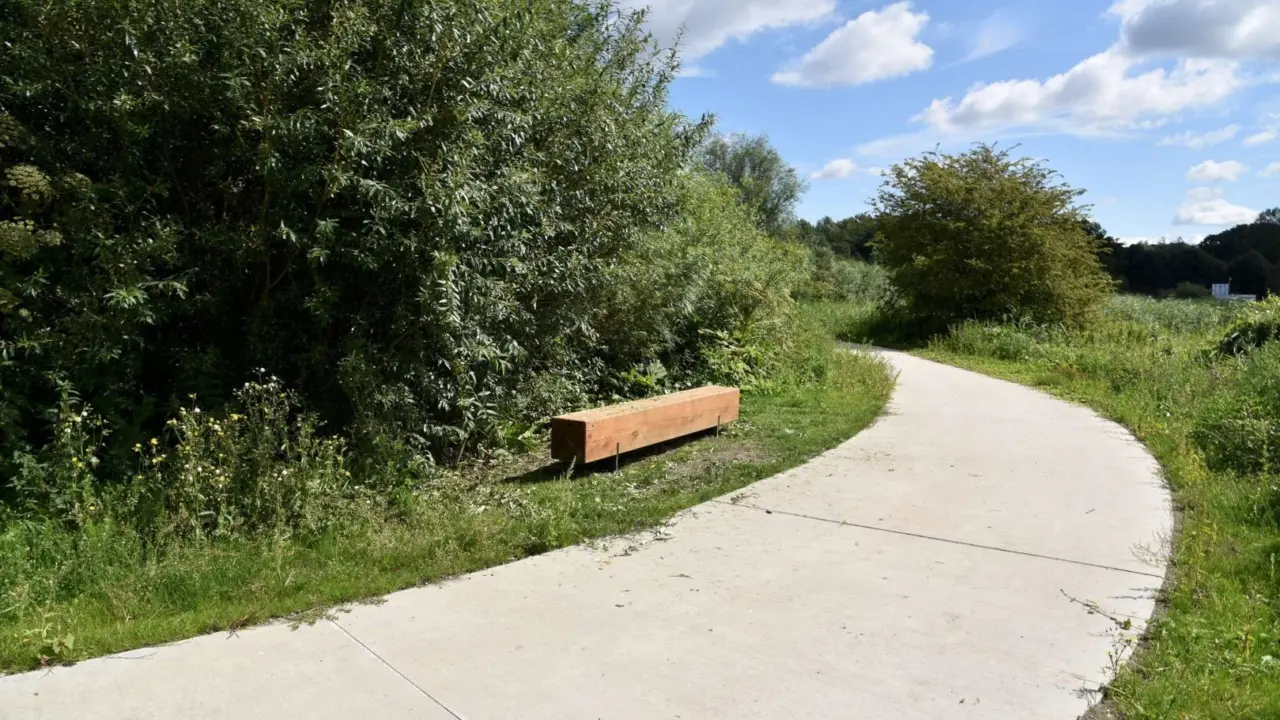 Almere Kromslootpark - Pure enkelzits buitenbank voor de openbare ruimte 2