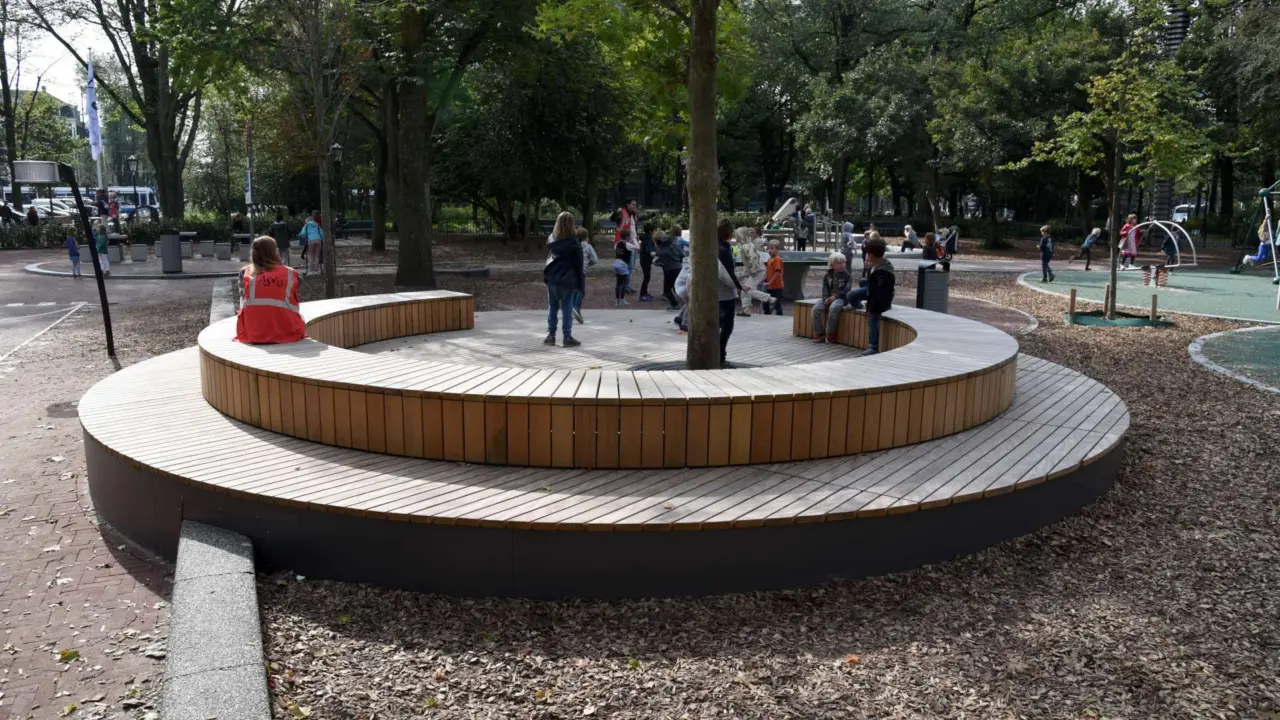 Frederiksplein maatwerk podium hout Amsterdam 4