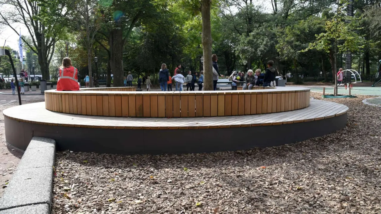 Frederiksplein maatwerk podium hout Amsterdam 5