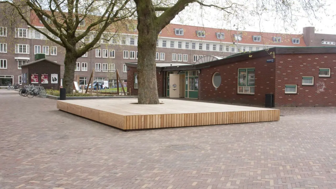 Amsterdam Makassarplein maatwerk straatmeubilair poef 2