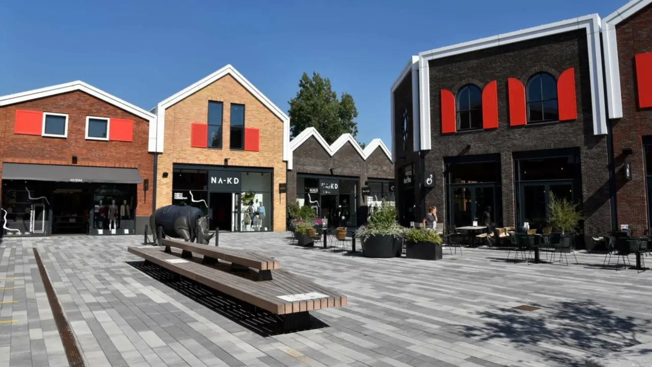 Maatwerk buitenbanken bij The Styles Outlet Amsterdam