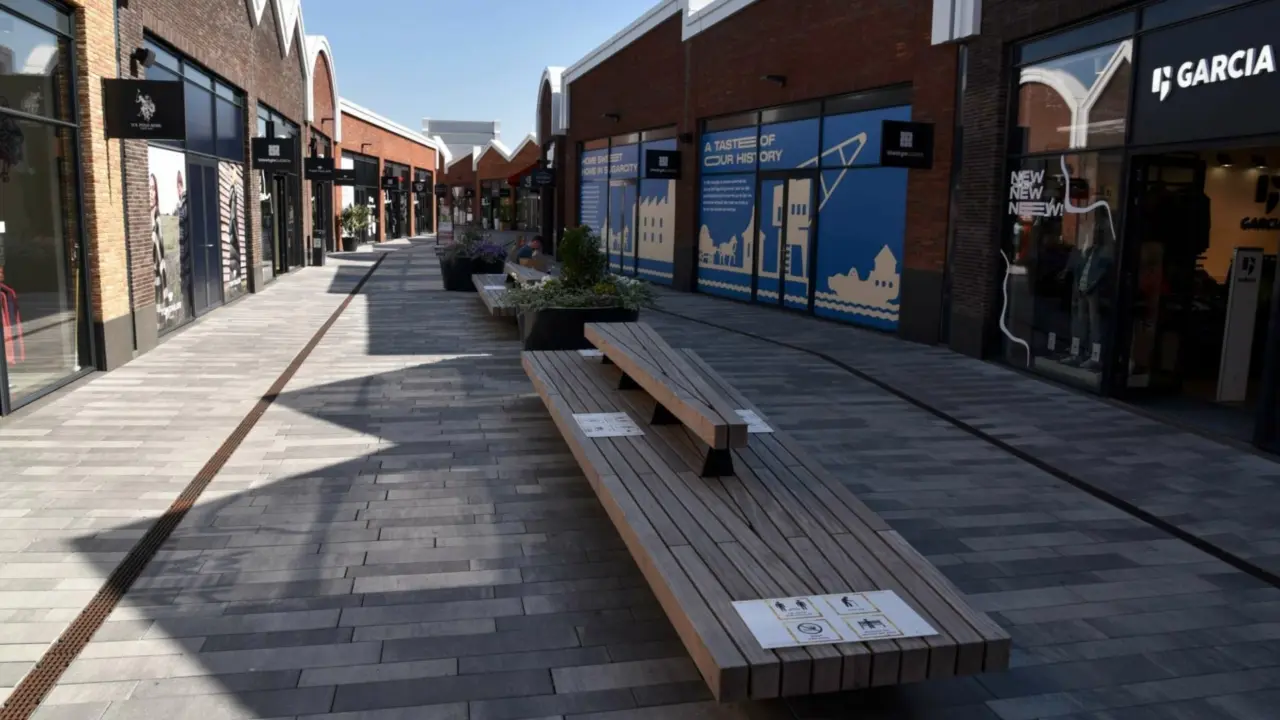 Maatwerk buitenbanken bij The Styles Outlet Amsterdam