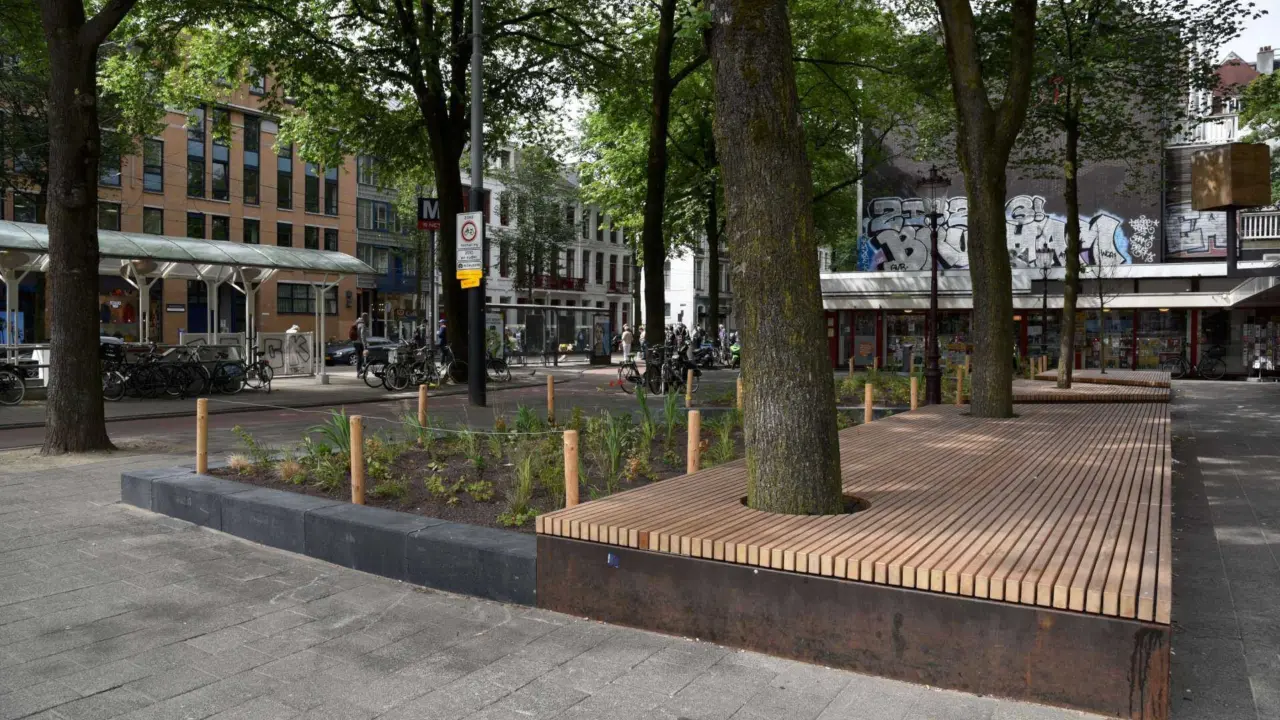 Maßgefertigte Baumpodeste Weesperplein Amsterdam