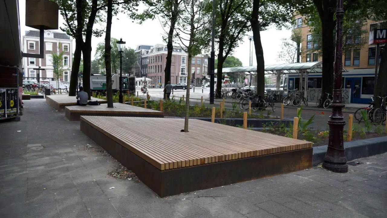 Maßgefertigte Baumpodeste Weesperplein Amsterdam