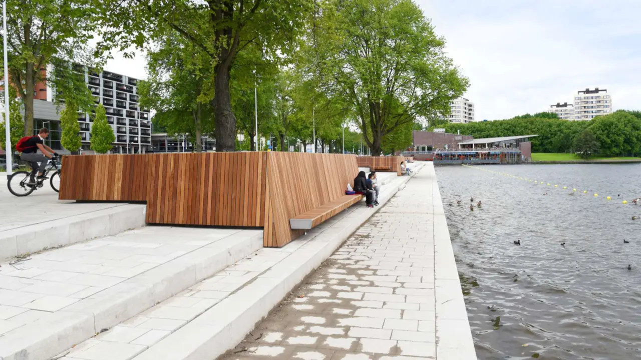 Amsterdam zuid West Oever maatwerk buitenbank straatmeubilair 3