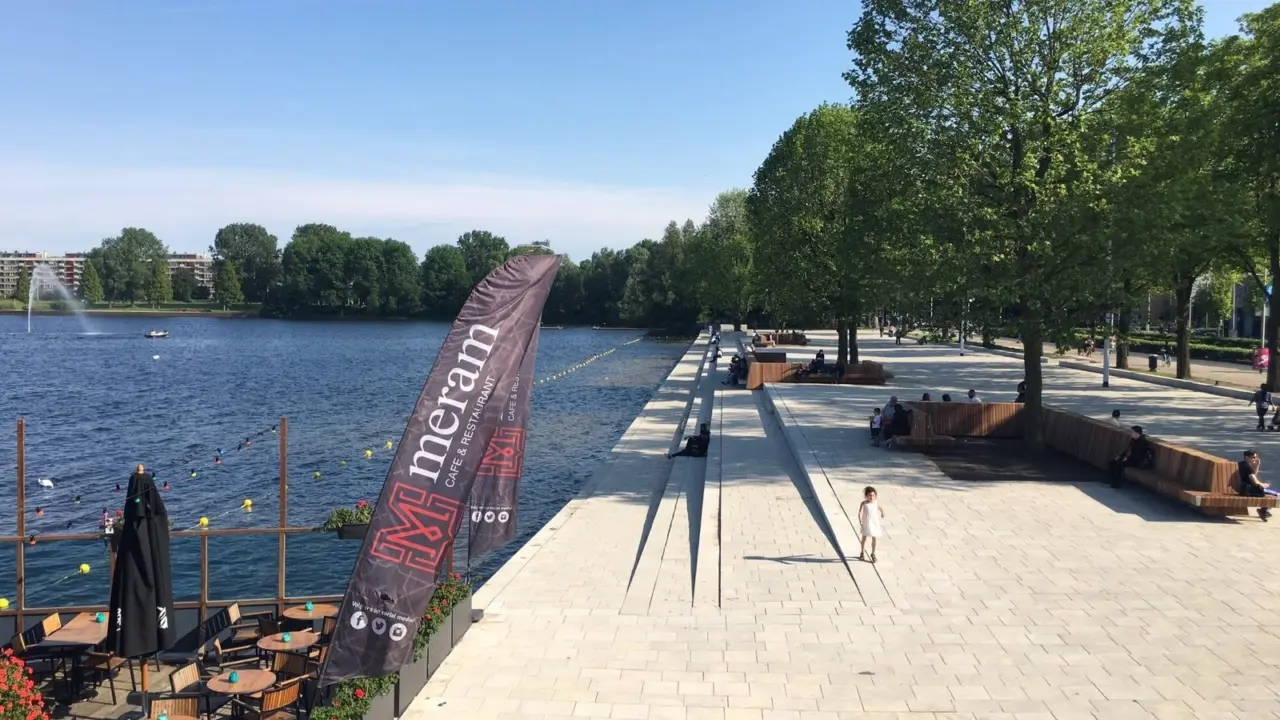 Amsterdam zuid West Oever maatwerk buitenbank straatmeubilair 7