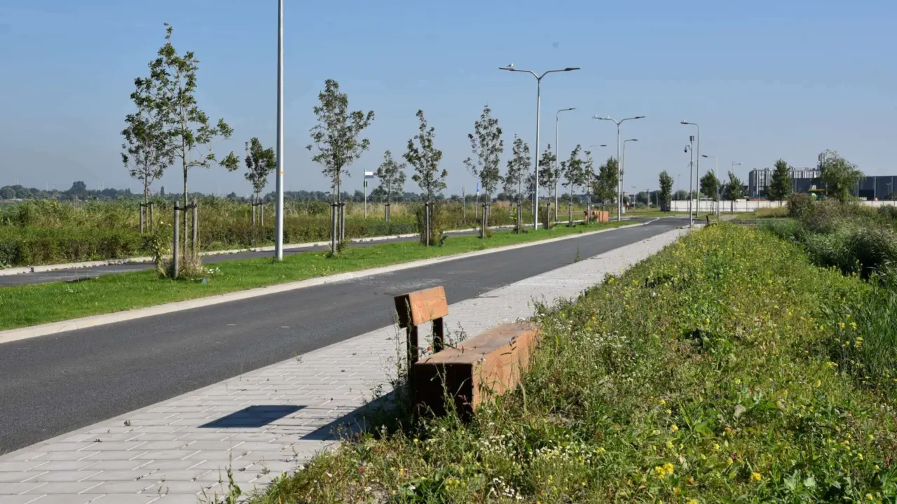 Buitenbank van cortenstaal en douglashout - Pure Eco enkelzits