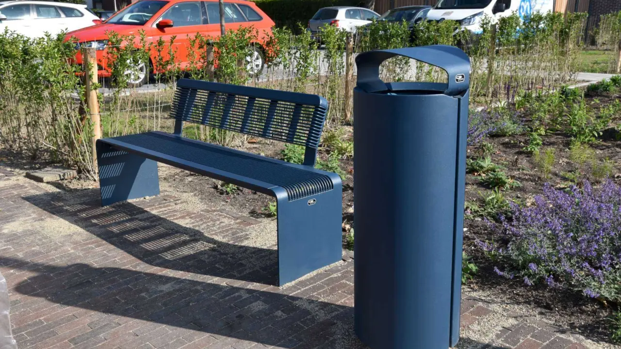 Afvalbak Constructo 72 en Bend enkelzits met rugleuning 6 1920