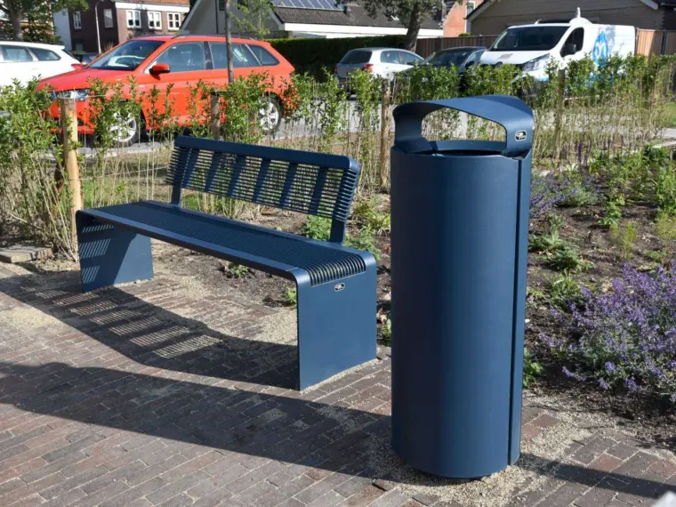 Afvalbak Constructo 72 en Bend enkelzits met rugleuning 6 1920
