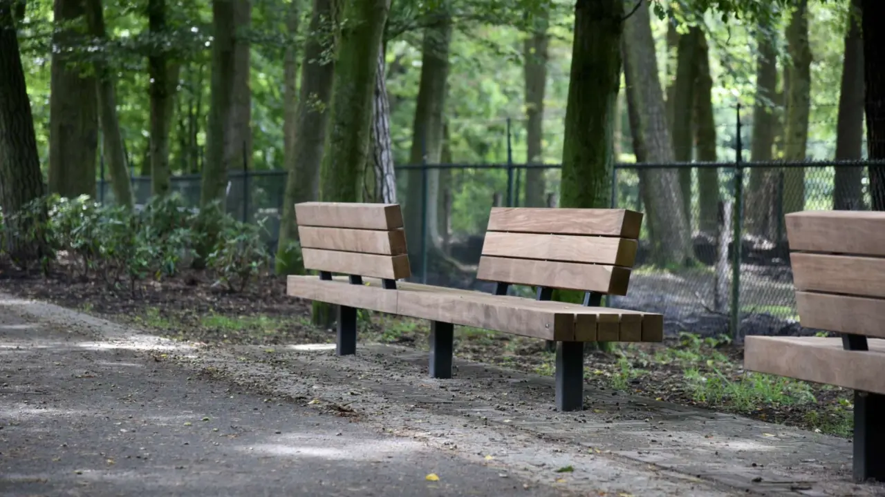 Buitenbank enkelzits met rugleuning verlengd voor de openbare ruimte 9