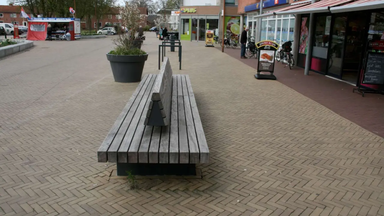 Burgum Winkelgebied Areka Plane Plus dubbelzits met comfort rugleuning square dubbel fietsbeugel straatmeubilair grijsen 1